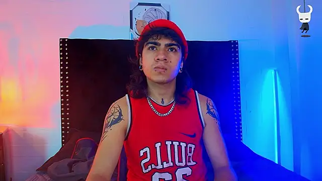 Snapshot of Axell_Kussh chatting on February 2026 12:02:01 PM Axell Kussh online show from February 2026 12:02:01 PM