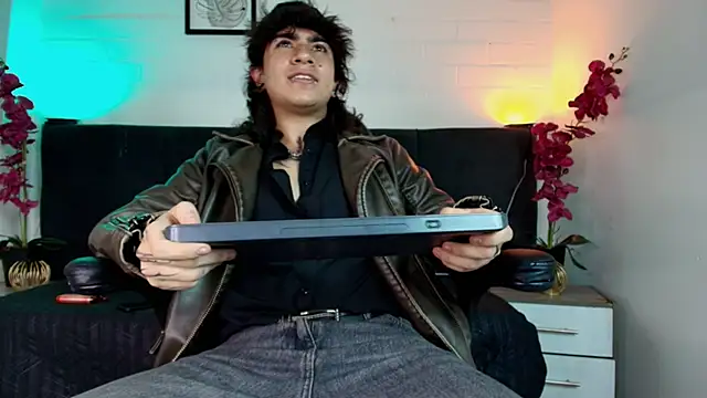 Axell Kussh online show from April 2026 03:31:02 AM