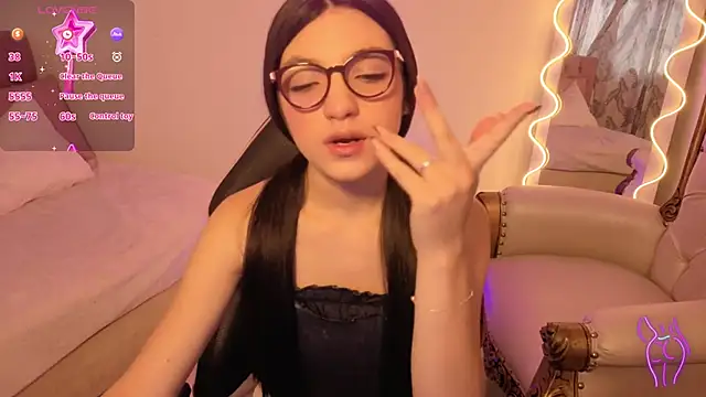 MAHYRA TAY online show from February 2026 08:04:01 PM