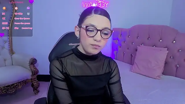 MAHYRA TAY online show from April 2026 07:18:02 PM