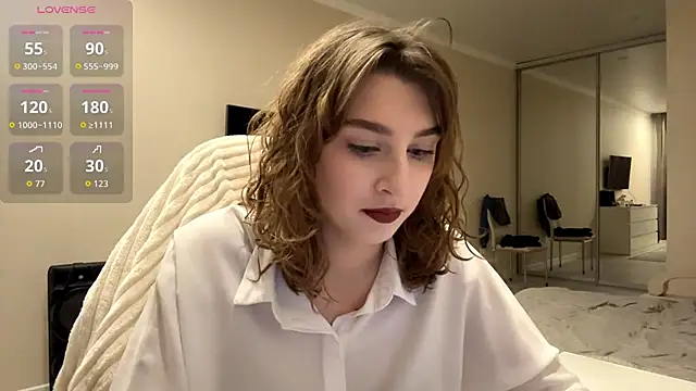 Snapshot of ElliKrovel chatting on February 2026 02:14:01 PM ElliKrovel online show from February 2026 02:14:01 PM