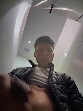 Snapshot of Eros_lee chatting on June 2026 08:51:01 PM Eros lee online show from June 2026 08:51:01 PM