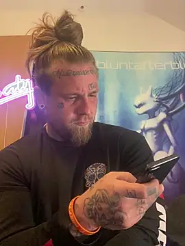 Snapshot of Smokebluntafterblunt chatting on May 2026 10:32:02 AM Smokebluntafterblunt online show from May 2026 10:32:02 AM