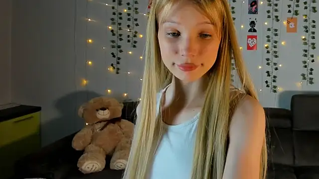 Kiracute18 online show from March 2026 05:18:01 PM