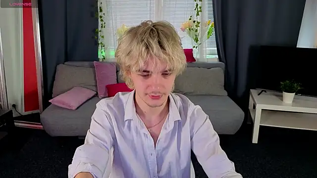 Snapshot of JameMiller chatting on March 2026 07:15:01 AM JameMiller online show from March 2026 07:15:01 AM