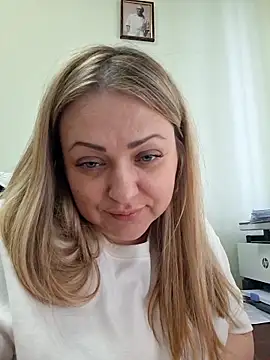Snapshot of Luna-Secret chatting on February 2026 02:17:02 PM Luna-Secret online show from February 2026 02:17:02 PM