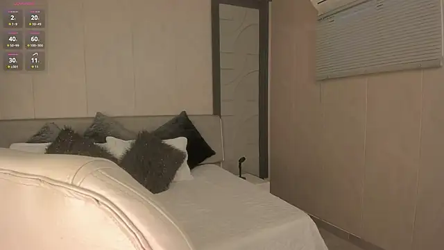 Snapshot of alicee_clark_ chatting on May 2026 12:45:02 PM alicee clark online show from May 2026 12:45:02 PM