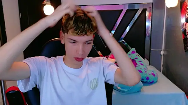 Snapshot of Liam_Green1 chatting on March 2026 02:08:01 PM Liam Green1 online show from March 2026 02:08:01 PM