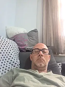 Snapshot of pareja47 chatting on May 2026 03:06:01 PM pareja47 online show from May 2026 03:06:01 PM