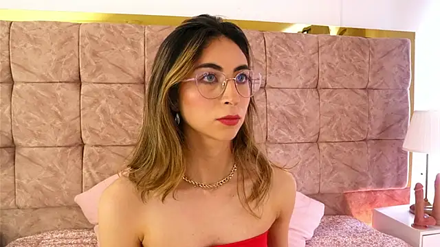 EmmaClark   online show from April 2026 07:40:01 PM