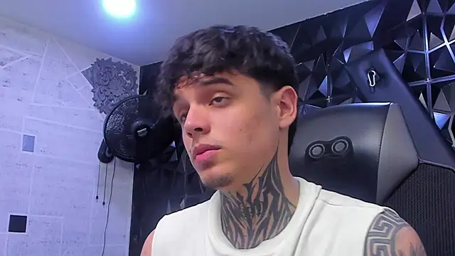 Snapshot of Declan-Foxx chatting on April 2026 08:58:01 PM Declan-Foxx online show from April 2026 08:58:01 PM