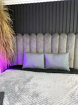 Nanda vixen  online show from April 2026 01:42:02 AM