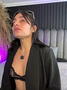 Snapshot of Nanda_vixen_ chatting on May 2026 11:33:02 PM Nanda vixen online show from May 2026 11:33:02 PM
