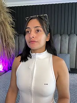 Snapshot of Nanda_vixen_ chatting on May 2026 11:01:02 PM Nanda vixen online show from May 2026 11:01:02 PM