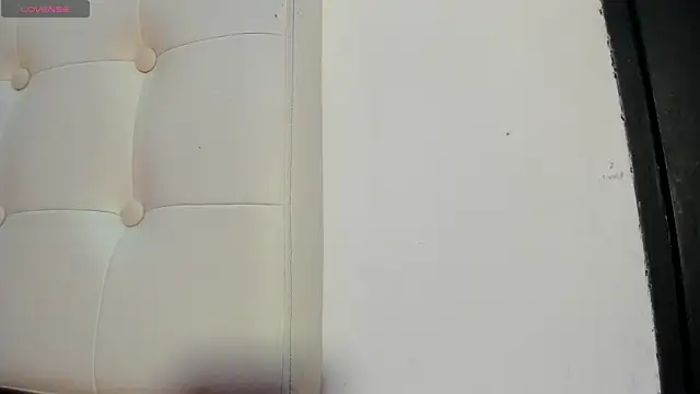 MiaEvans0 online show from April 2026 06:53:02 PM