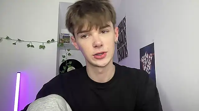 YourMilkyGuy online show from April 2026 05:41:02 PM