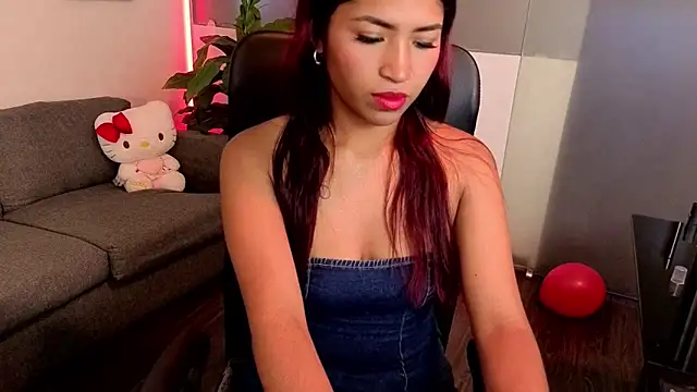 ChloeLombardi  online show from February 2026 09:00:02 PM