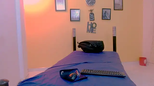 sexiempoderada18 online show from March 2026 01:50:01 PM