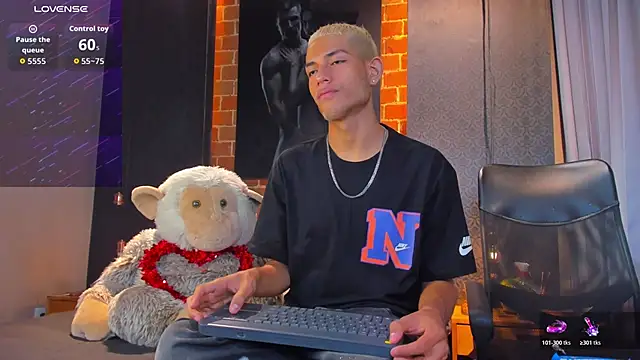 Snapshot of ItsZairen chatting on February 2026 05:58:01 AM ItsZairen online show from February 2026 05:58:01 AM