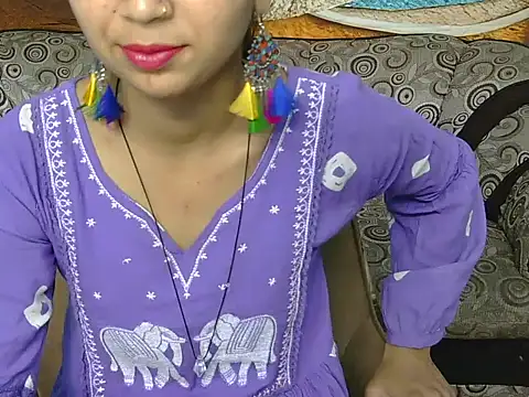 Snapshot of its-nayera chatting on April 2026 03:57:01 AM its-nayera online show from April 2026 03:57:01 AM