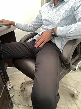 Ronny69y online show from February 2026 05:27:02 AM