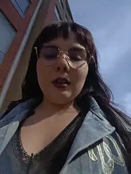 Snapshot of Yulska chatting on February 2026 11:17:01 PM Yulska online show from February 2026 11:17:01 PM