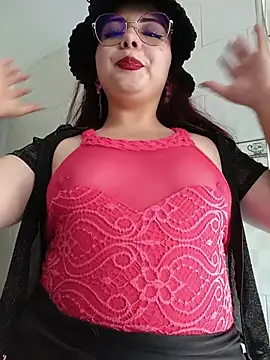 Yulska online show from April 2026 08:39:02 PM