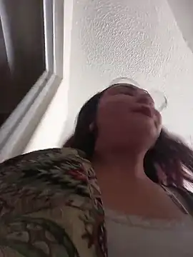 Yulska online show from April 2026 08:32:02 PM