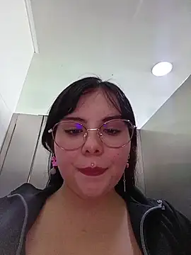 Snapshot of Yulska chatting on May 2026 10:16:01 PM Yulska online show from May 2026 10:16:01 PM