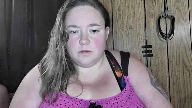 Snapshot of ladylynn13 chatting on February 2026 06:15:01 PM ladylynn13 online show from February 2026 06:15:01 PM