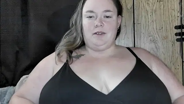 Snapshot of ladylynn13 chatting on February 2026 11:14:02 PM ladylynn13 online show from February 2026 11:14:02 PM