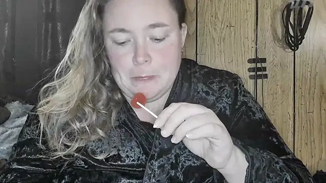 Snapshot of ladylynn13 chatting on March 2026 11:00:02 PM ladylynn13 online show from March 2026 11:00:02 PM