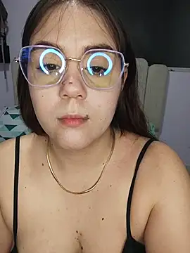 Snapshot of its_lauu_ chatting on February 2026 03:40:01 AM its lauu online show from February 2026 03:40:01 AM