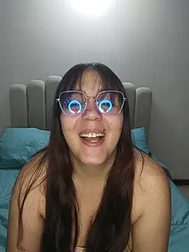 Snapshot of its_lauu_ chatting on March 2026 03:45:02 AM its lauu online show from March 2026 03:45:02 AM