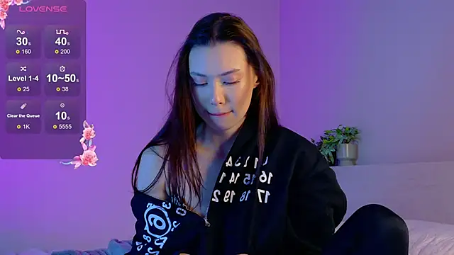 gwenonl1ne online show from March 2026 02:13:01 PM