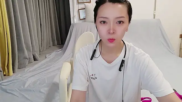 Snapshot of xiaojie_jie chatting on July 2026 04:13:01 PM xiaojie jie online show from July 2026 04:13:01 PM