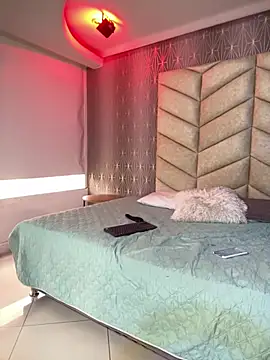 Mily Angel online show from February 2026 07:25:02 PM