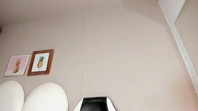 luna bradley  online show from March 2026 12:22:01 PM