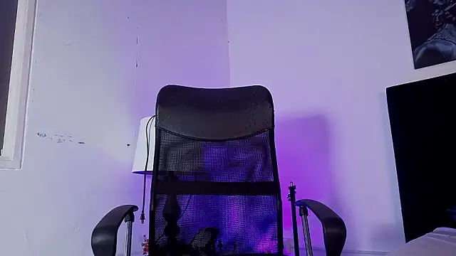 Snapshot of KateValenciaa chatting on March 2026 12:39:01 AM KateValenciaa online show from March 2026 12:39:01 AM