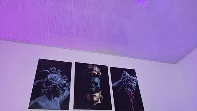 Snapshot of KateValenciaa chatting on April 2026 10:58:01 PM KateValenciaa online show from April 2026 10:58:01 PM