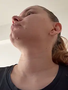 AlessiaandJay online show from April 2026 08:18:02 AM