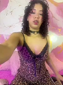 Woo isDaphne online show from May 2026 10:59:01 PM