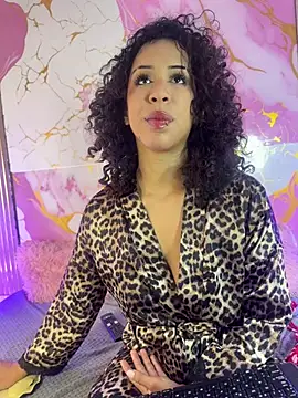 Woo isDaphne online show from July 2026 11:33:02 PM
