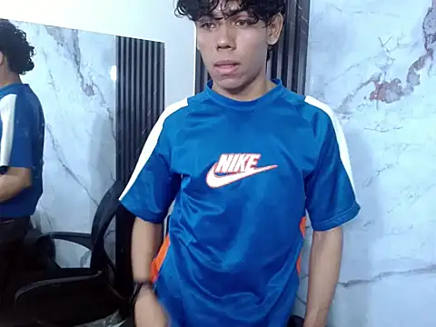 Snapshot of DaviidBuckx_ chatting on February 2026 05:34:02 AM DaviidBuckx online show from February 2026 05:34:02 AM