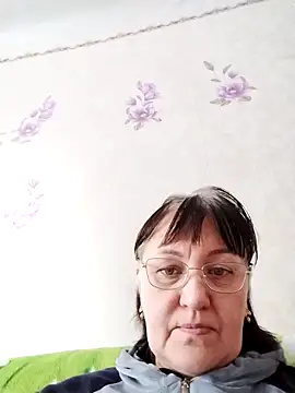 Snapshot of ViolaStar75 chatting on February 2026 07:04:01 AM ViolaStar75 online show from February 2026 07:04:01 AM