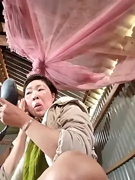 Yiyoongg online show from February 2026 01:16:02 AM