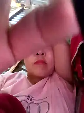 Yiyoongg online show from February 2026 05:30:02 AM