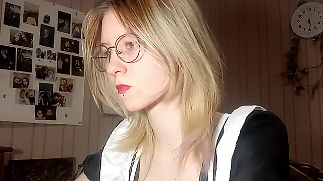 RunawayBr1de online show from February 2026 02:25:01 PM