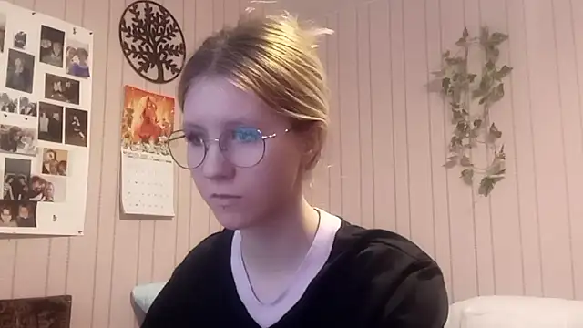 RunawayBr1de online show from February 2026 02:51:01 PM