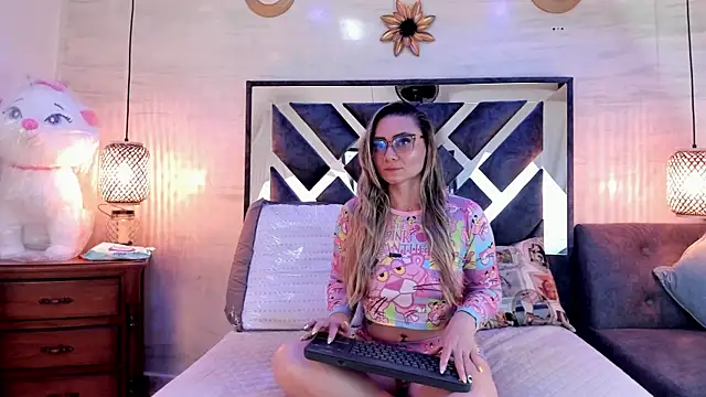 Snapshot of annie_vega17_ chatting on April 2026 01:27:01 AM annie vega17 online show from April 2026 01:27:01 AM